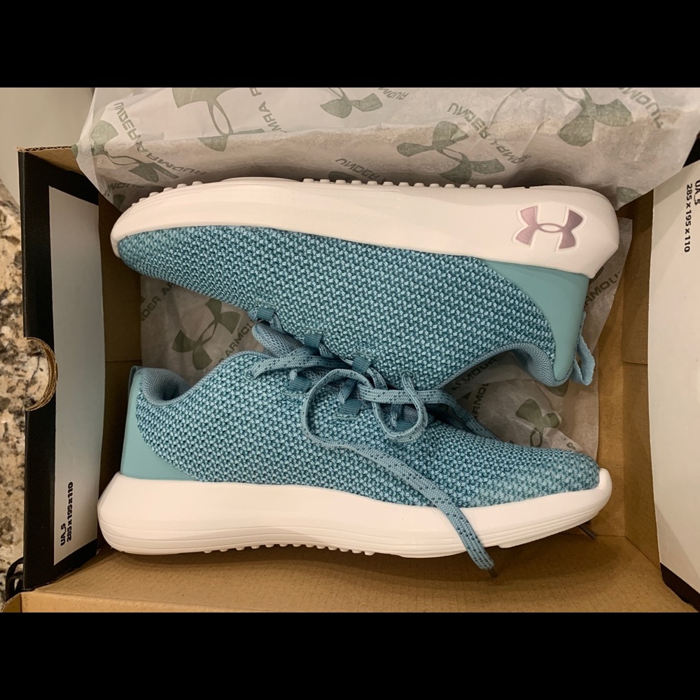 UnderArmour Ripple sneakers
